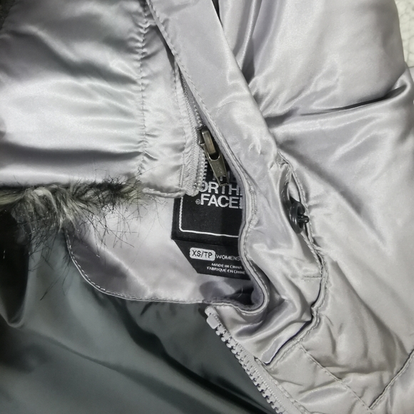 The North Face Goose Down Jacket NWOT - Picture 3 of 9